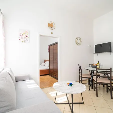 Kairos Holidays Apartment *