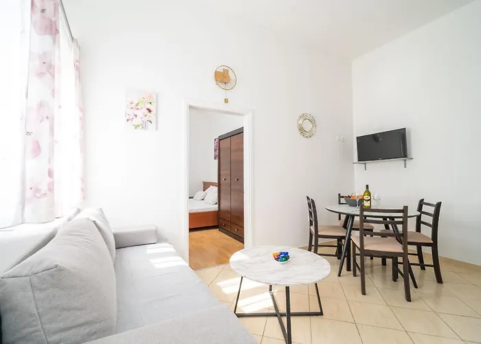 Kairos Holidays Apartament *
